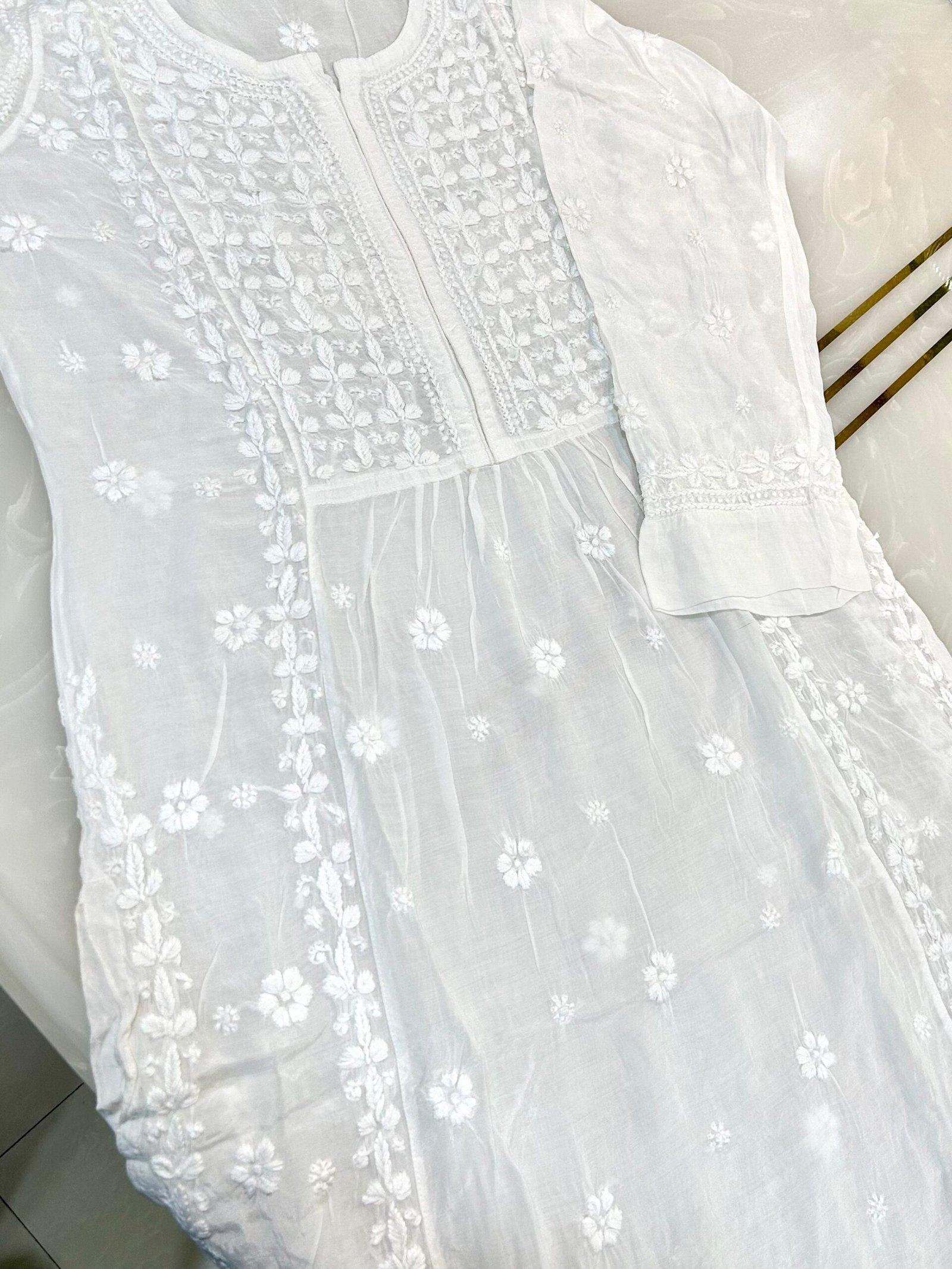 Pure Muslin Kurta and Pant Set. - Image 3